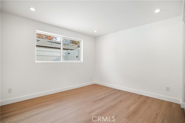 6937 Jellico Avenue, Los Angeles, CA 91406