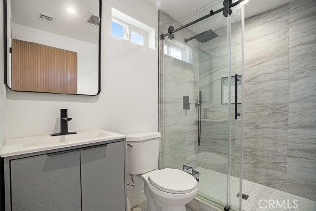 6937 Jellico Avenue, Los Angeles, CA 91406