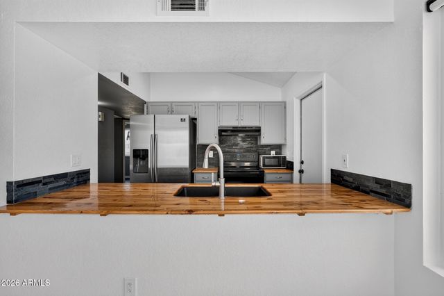 1111 N 64TH Street 10, Mesa, AZ 85205