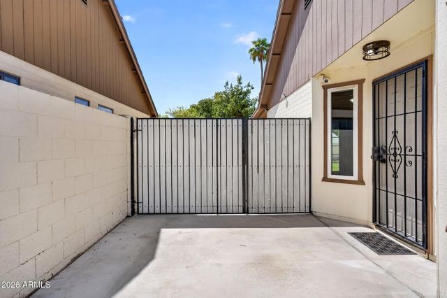 1111 N 64TH Street 10, Mesa, AZ 85205