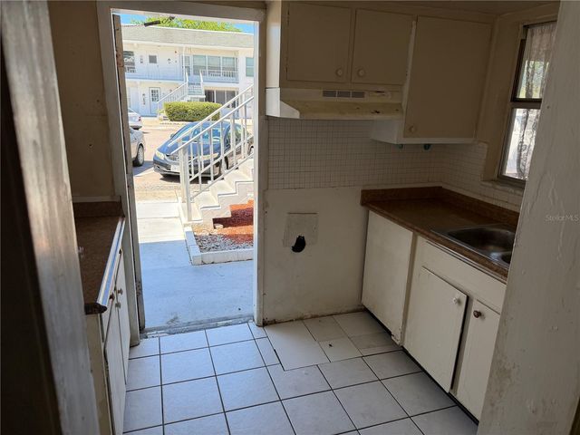 1221 DREW STREET A2, Clearwater, FL 33755