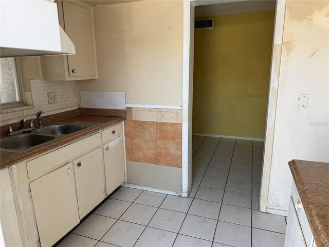 1221 DREW STREET A2, Clearwater, FL 33755