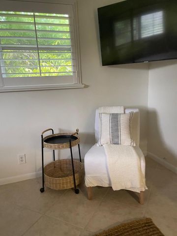 1202 Palm Trail 6, Delray Beach, FL 33483