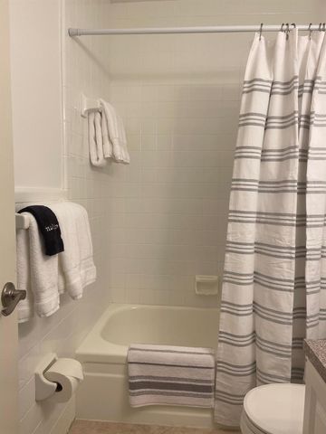 1202 Palm Trail 6, Delray Beach, FL 33483