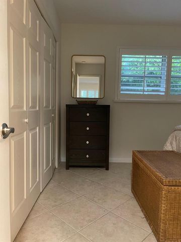 1202 Palm Trail 6, Delray Beach, FL 33483