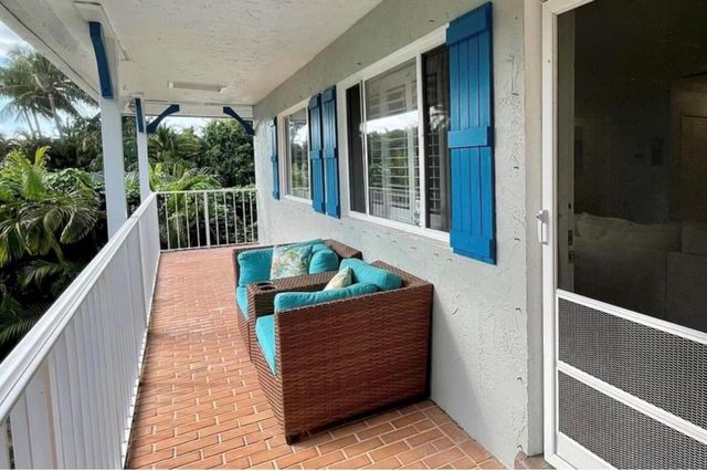1202 Palm Trail 6, Delray Beach, FL 33483