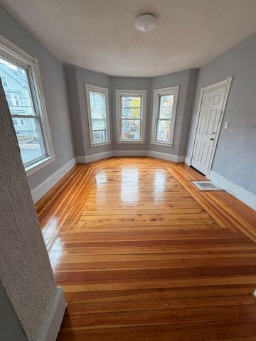 153 Allen Ave 1, Lynn, MA 01902