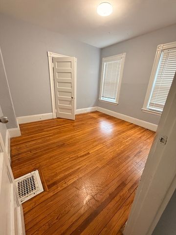 153 Allen Ave 1, Lynn, MA 01902