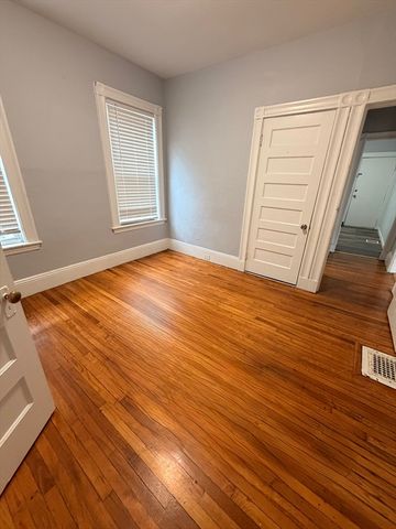153 Allen Ave 1, Lynn, MA 01902