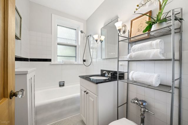 1218 Central Street 3S, Evanston, IL 60201