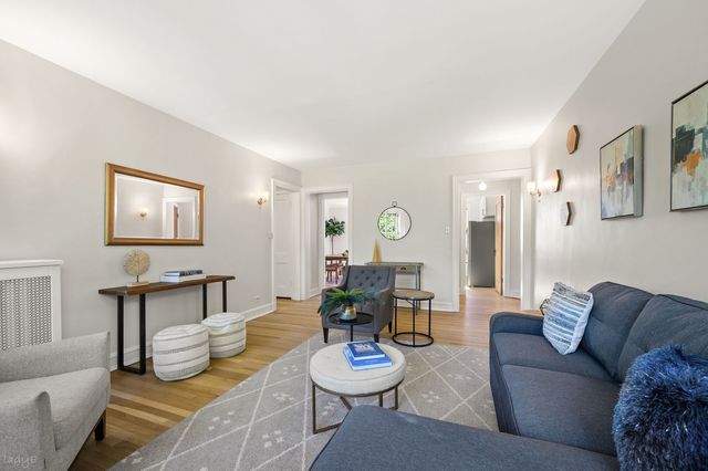 1218 Central Street 3S, Evanston, IL 60201