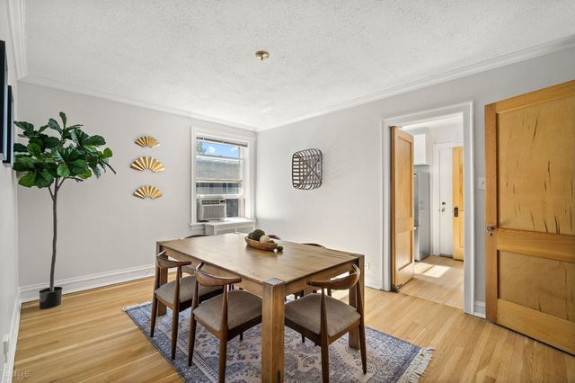 1218 Central Street 3S, Evanston, IL 60201