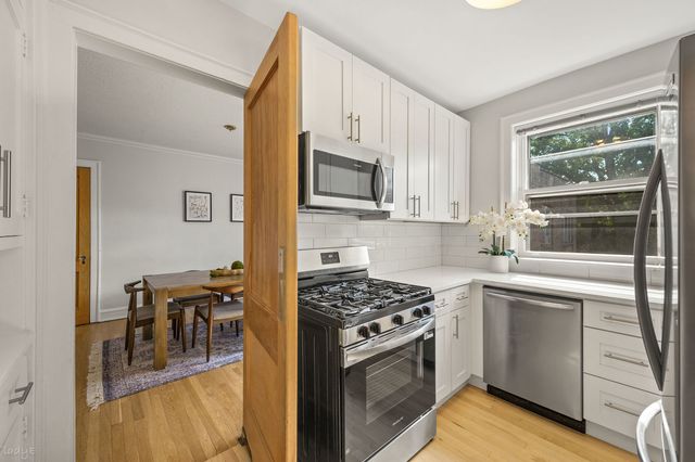 1218 Central Street 3S, Evanston, IL 60201