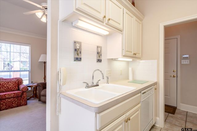 5911 Northstar Blvd, Tyler, TX 75703