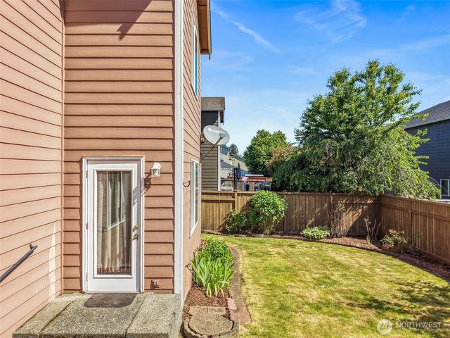 13707 116th Avenue Ct E, Puyallup, WA 98374