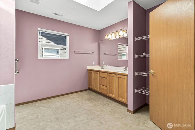 13707 116th Avenue Ct E, Puyallup, WA 98374