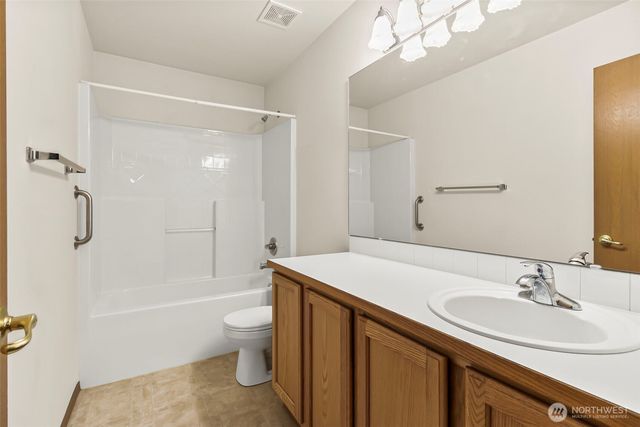 13707 116th Avenue Ct E, Puyallup, WA 98374