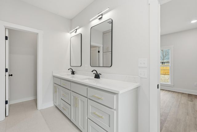 34 Ruby June Street, Vilonia, AR 72173