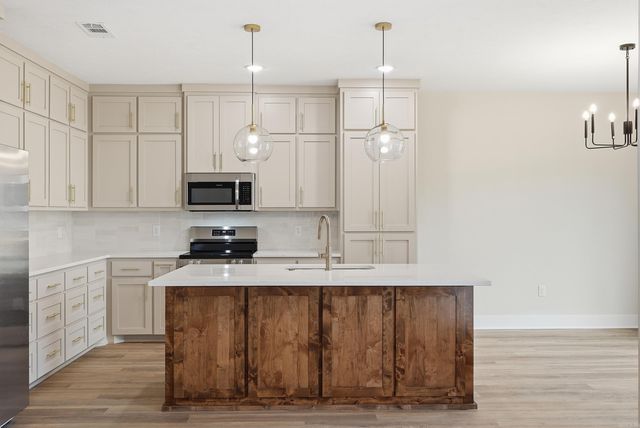 34 Ruby June Street, Vilonia, AR 72173