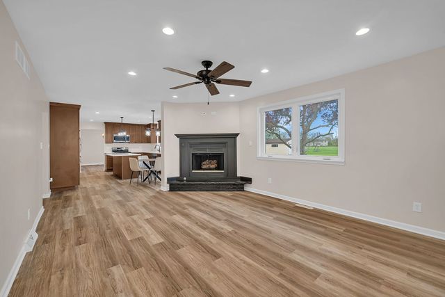 2380 Chestnut Lane, Morris, IL 60450