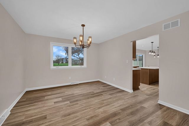 2380 Chestnut Lane, Morris, IL 60450