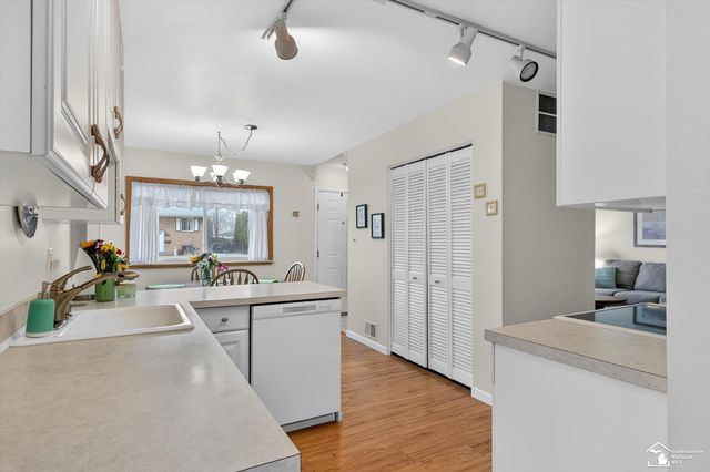 631 Forest Street, Westland, MI 48186