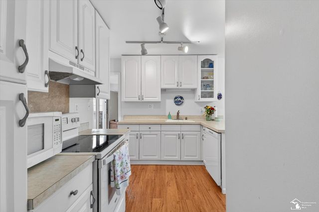 631 Forest Street, Westland, MI 48186