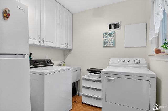 631 Forest Street, Westland, MI 48186