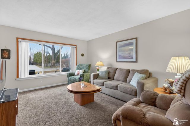 631 Forest Street, Westland, MI 48186