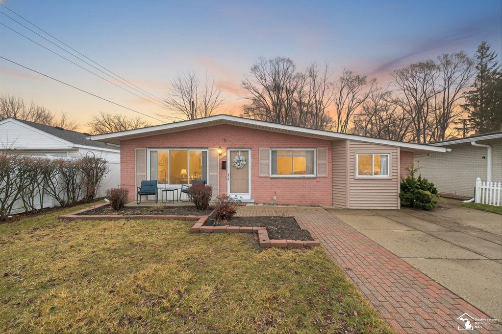 631 Forest Street, Westland, MI 48186