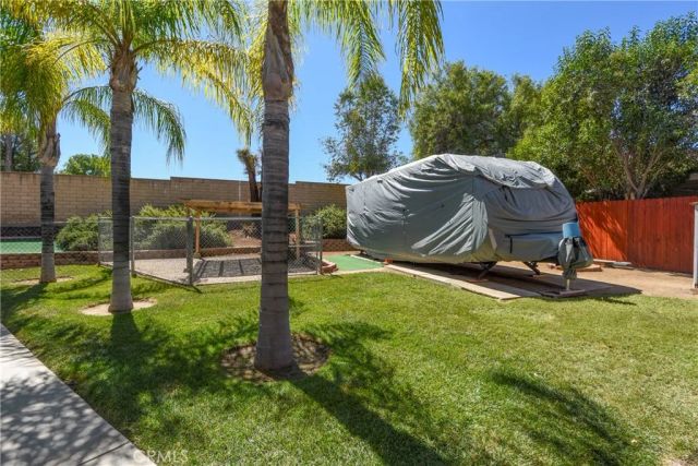 32720 Royal Oak Ln, Lake Elsinore, CA 92530