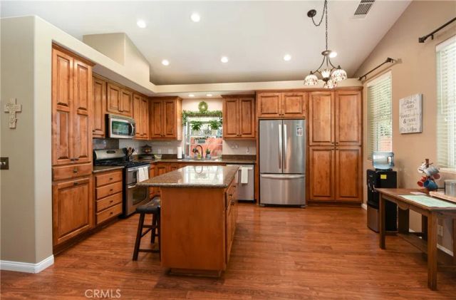 32720 Royal Oak Ln, Lake Elsinore, CA 92530