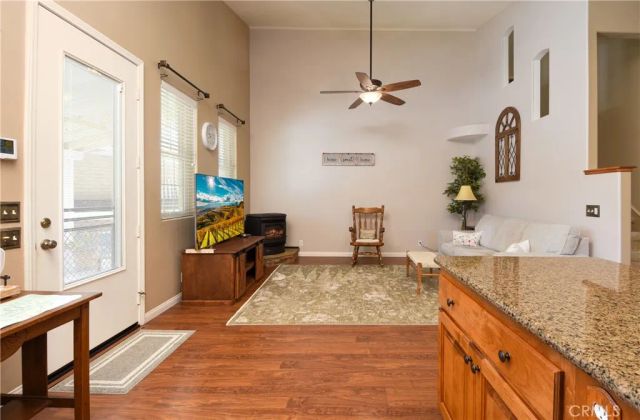 32720 Royal Oak Ln, Lake Elsinore, CA 92530