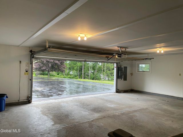 53 Sharon Lane, Schodack, NY 12063
