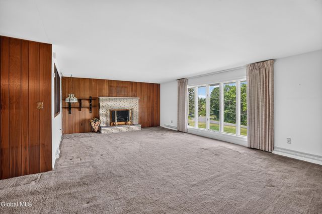 53 Sharon Lane, Schodack, NY 12063
