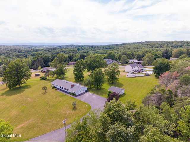 53 Sharon Lane, Schodack, NY 12063