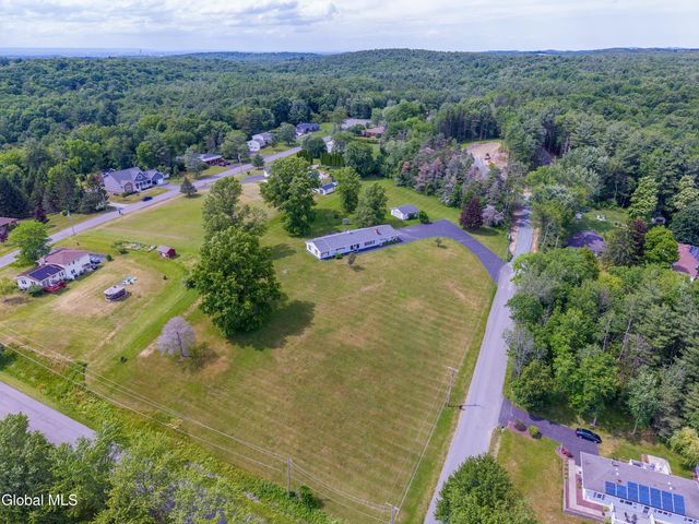 53 Sharon Lane, Schodack, NY 12063