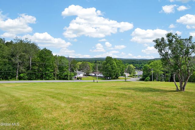 53 Sharon Lane, Schodack, NY 12063