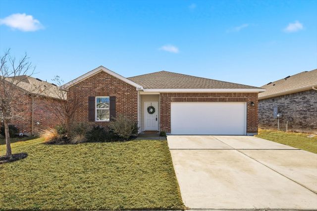 1545 Shadow Hawk Drive, Fort Worth, TX 76052