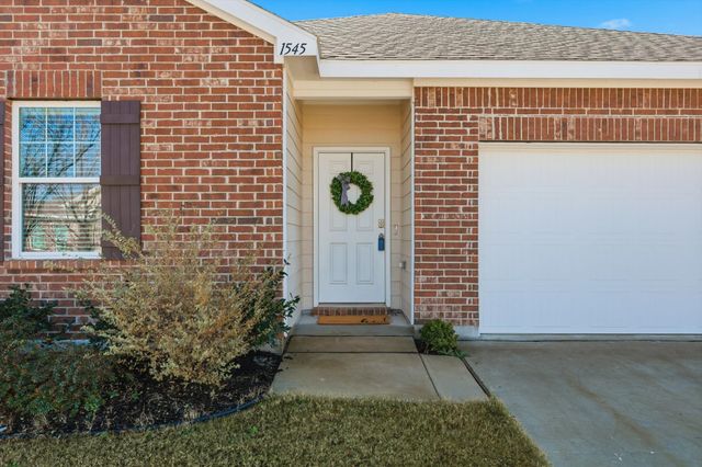 1545 Shadow Hawk Drive, Fort Worth, TX 76052