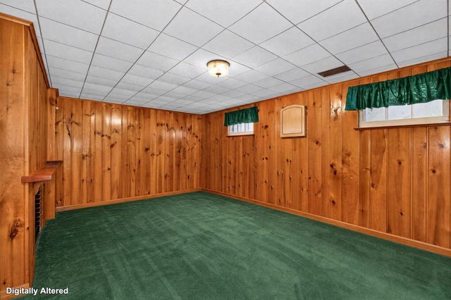 1546 8th Street S, Fargo, ND 58103