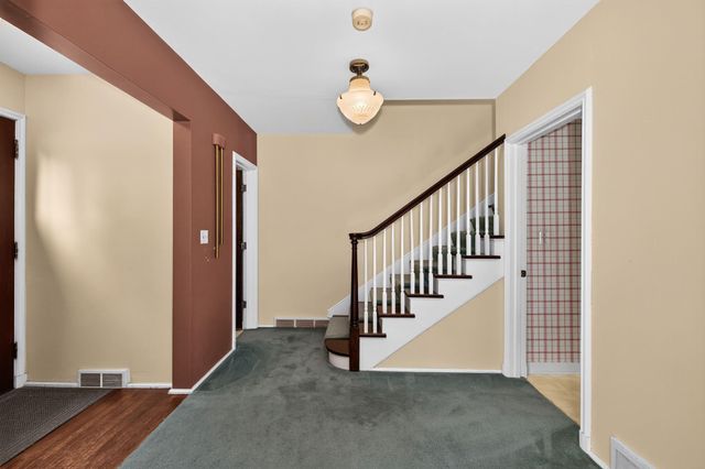 1546 8th Street S, Fargo, ND 58103