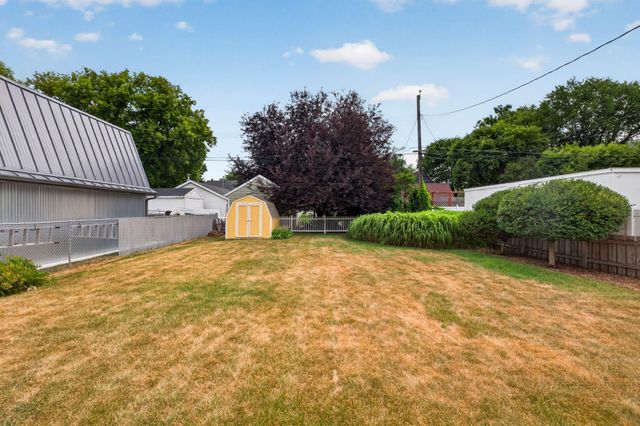 1546 8th Street S, Fargo, ND 58103