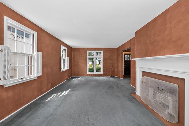 1546 8th Street S, Fargo, ND 58103