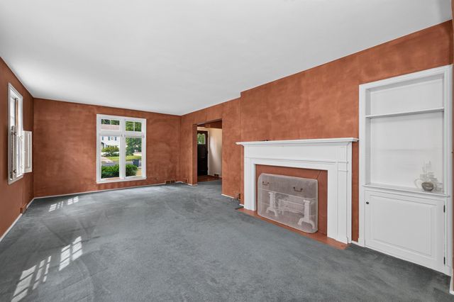 1546 8th Street S, Fargo, ND 58103