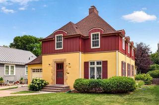 1546 8th Street S, Fargo, ND 58103