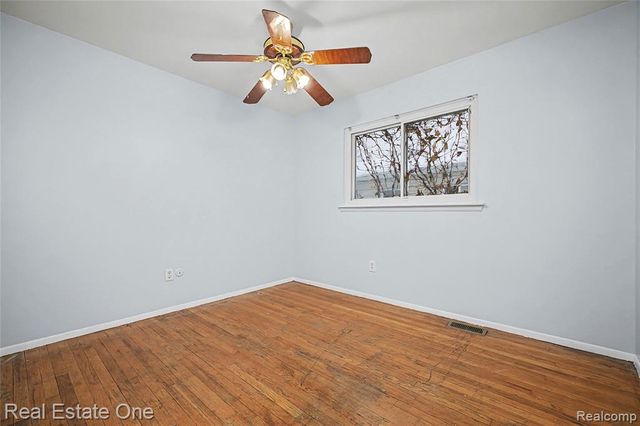 21046 Wakedon Street, Southfield, MI 48033