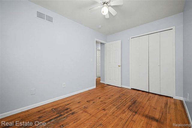 21046 Wakedon Street, Southfield, MI 48033