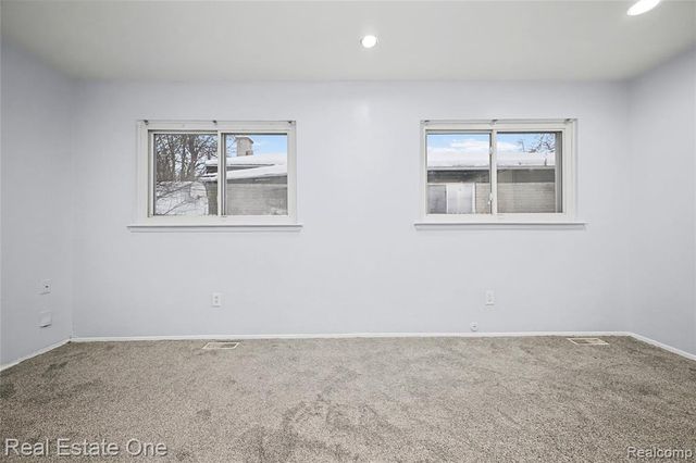 21046 Wakedon Street, Southfield, MI 48033