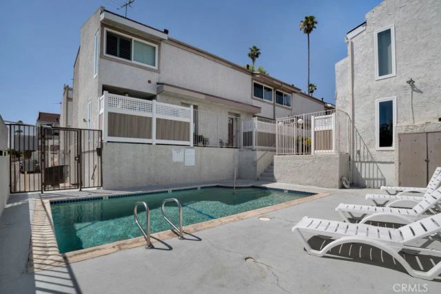 19540 Sherman Way 604, Reseda, CA 91335
